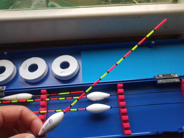 鲫鱼|野钓大鱼,选漂比调漂更重要!选对浮漂,信号才更真实