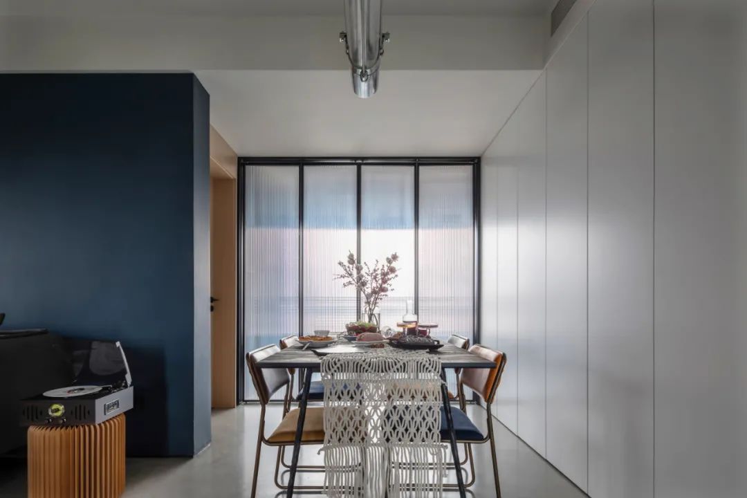 费尽心思,把家装成了“毛坯房”!效果让人眼前一亮