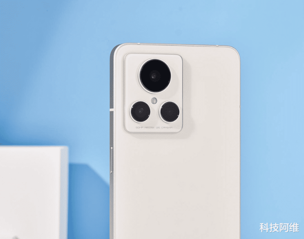 realme|发布仅两个月跌至3649元，12GB+256GB+100W，被低估的冷门旗舰