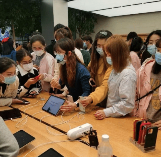 苹果|中国手机市场“销量王”诞生！狂揽25%市占率，小米、OV难撼地位