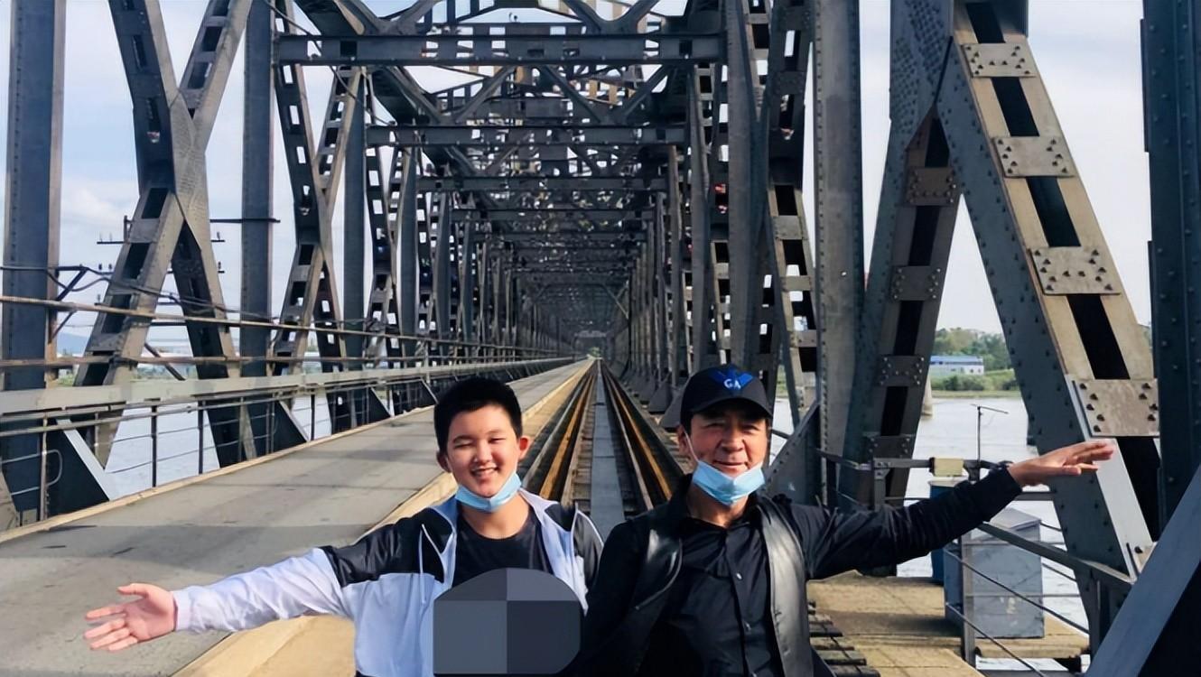 李婷|寇振海与小娇妻相差21岁,55岁再当父亲,李婷到底有何魅力