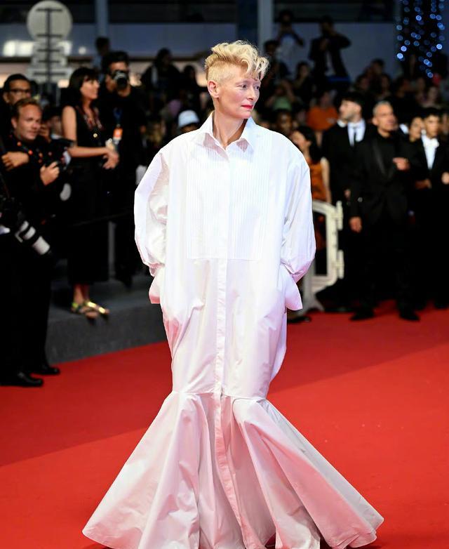 |20位女星戛纳红毯比拼，外国女星勇敢放飞，陈法拉汤唯内敛取胜