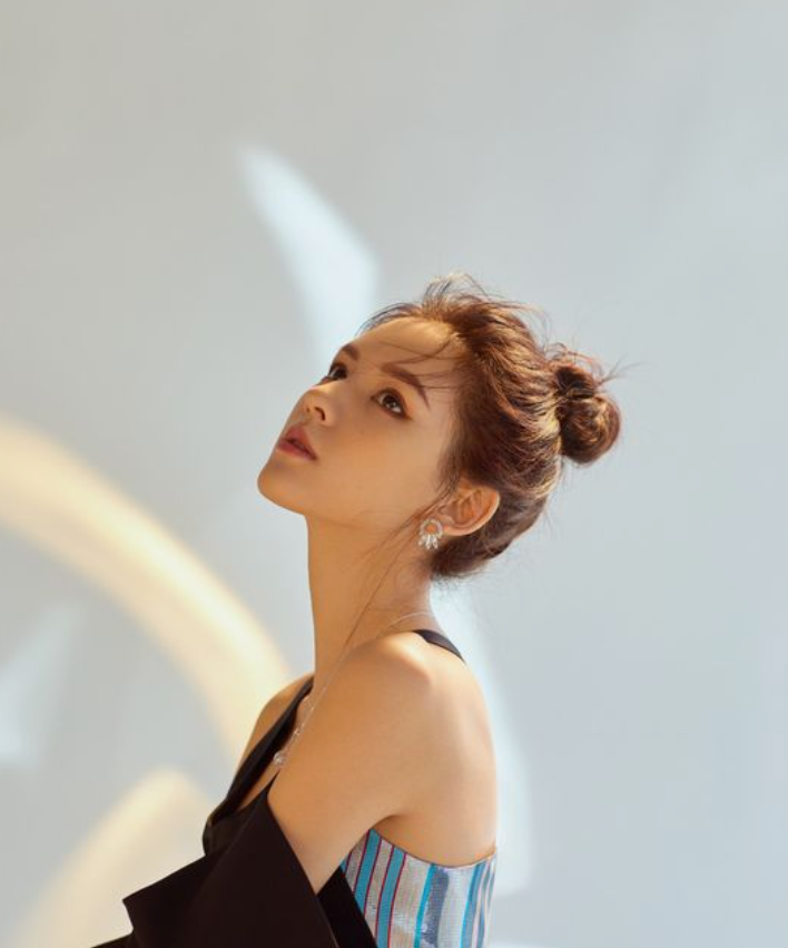 张予曦|张予曦：曾经的网红， 现在的明星， 很励志的女孩