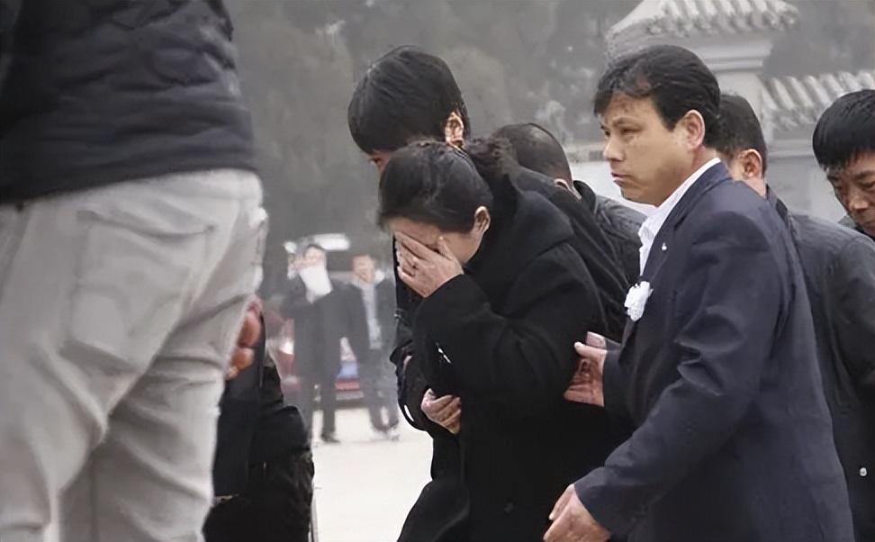 白静:27岁嫁入豪门,29岁和丈夫同时离世,母亲为争遗产四处奔波