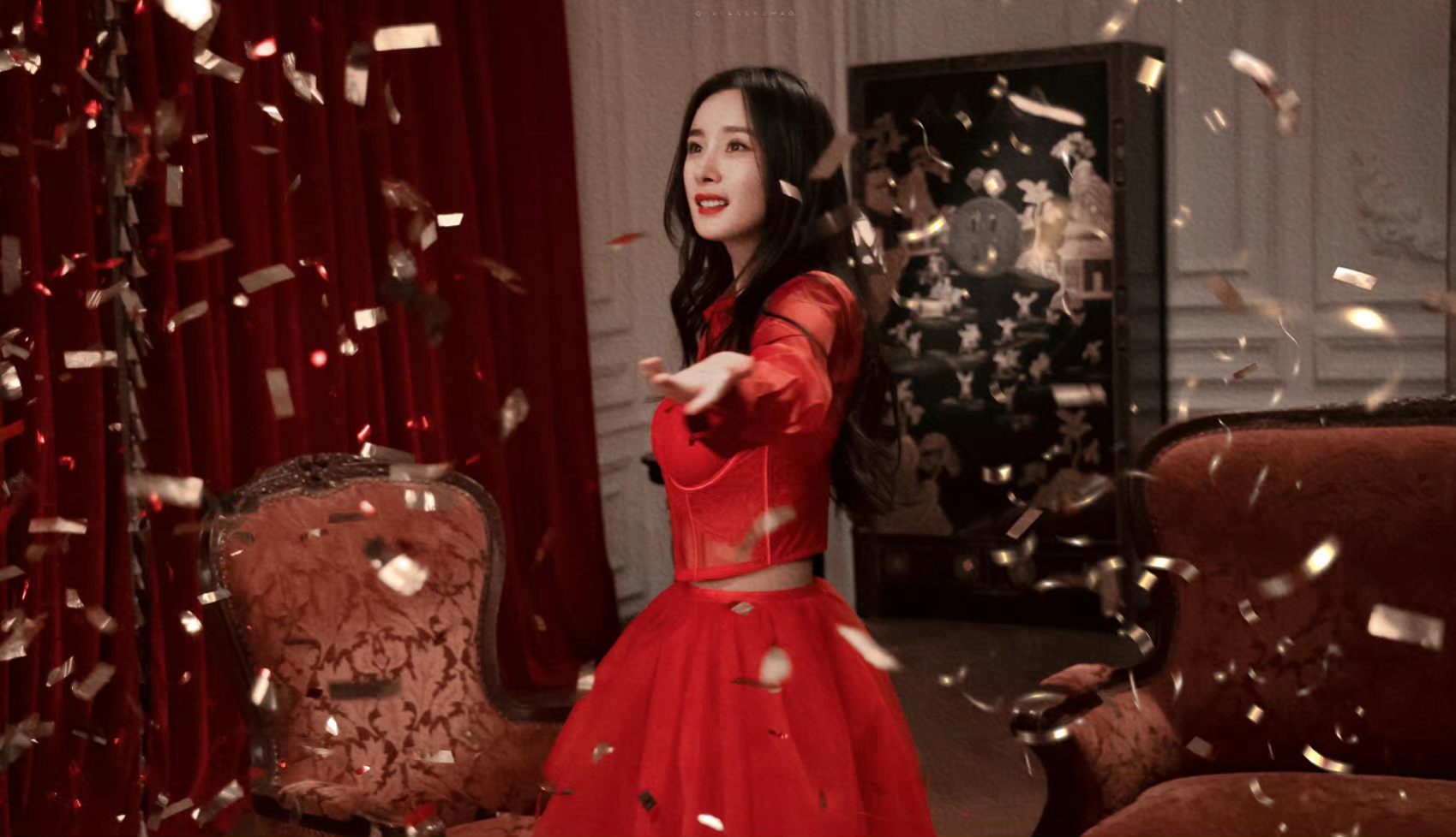 杨幂|瘦是瘦，胸有肉，腿还巨长，杨幂是怎么做到把优点集于一身的？