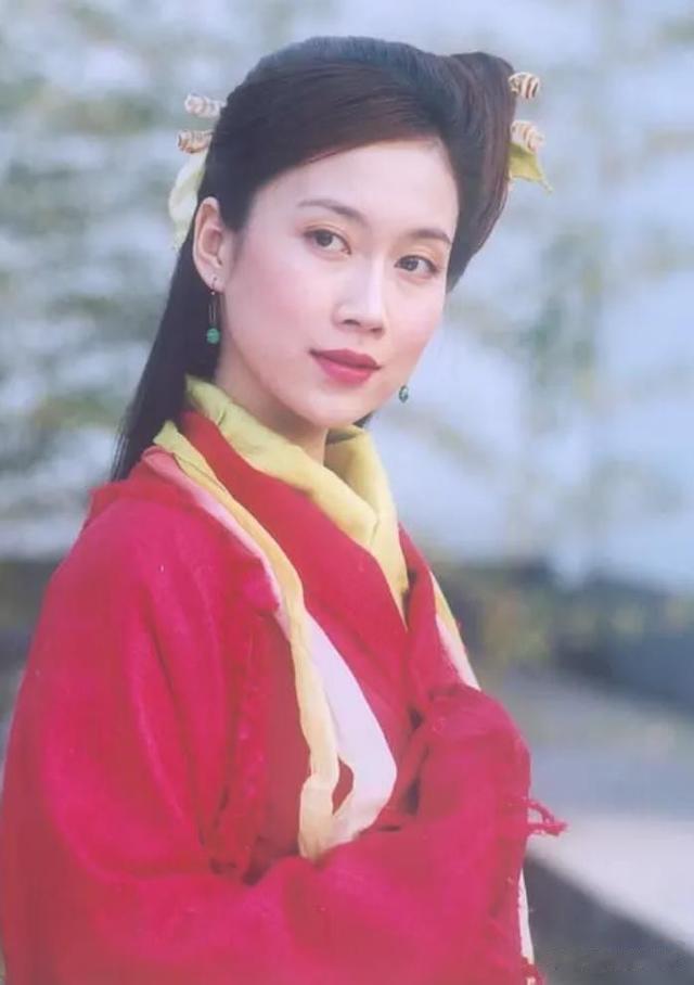 温峥嵘|演员温峥嵘:出道25年不火,嫁初恋生一子,幸福圆满