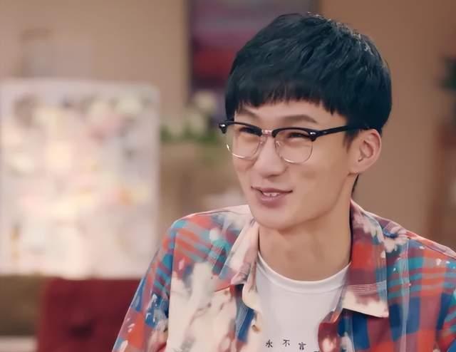 爱情公寓5|《爱情公寓5》大结局已有两年，她被华谊签约，还是没红