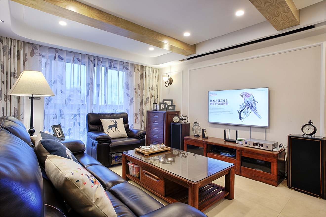 老公坚持天花板加两根横梁,效果惊艳,邻居过来围观,太有面了!