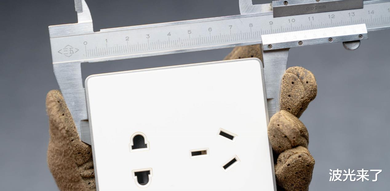 恭喜你,在装修前看到了这篇开关插座大比拼,五款一线品牌哪家强