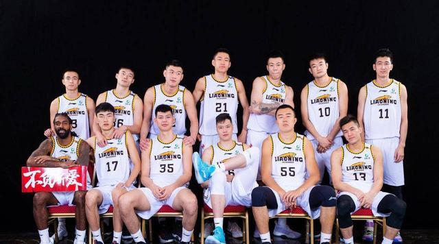 杜锋|杜锋将率男篮12人出战，4中锋4后卫4前锋，有望开门红拿下连胜