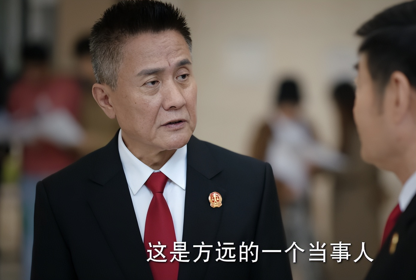 靳东|靳东又甩出王炸剧，才播2集，收视口碑齐飞，老戏骨演技惊艳四座