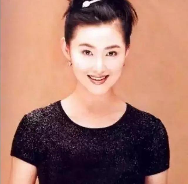 王思懿|王思懿: 模特出身,闪婚闪离普通丈夫,如今52岁无儿无女还是单身