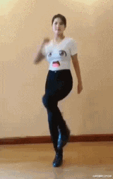 “现在医生这么大胆了吗，扎双马尾上班？”这心电图能正常吗