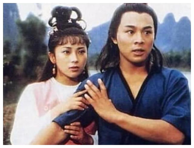 李连杰|32年前，生完孩子就被李连杰抛弃，住地下室10年的黄秋燕，怎样了