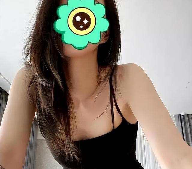 回顾 女子纹有秘密刺青,在酒店非要向朋友展示,男子:没忍住!
