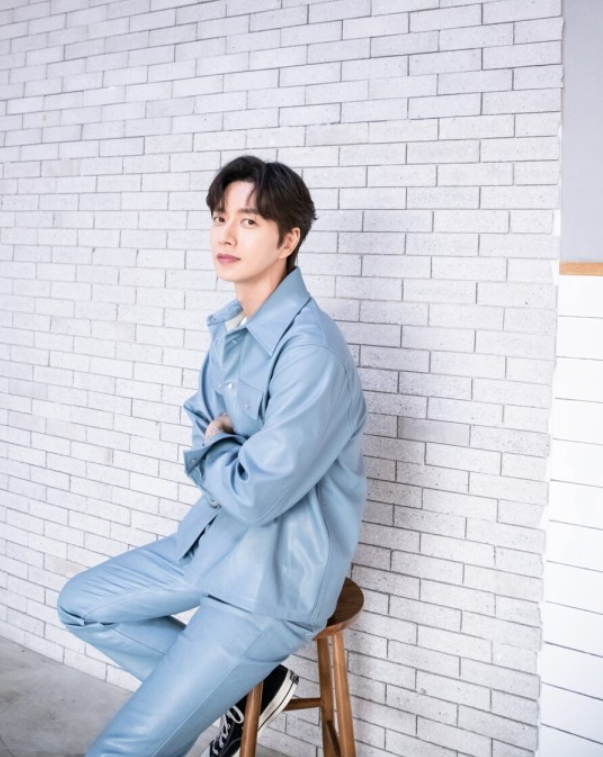 朴海镇|朴海镇最新采访 坦率与真挚的表达出感性的自己