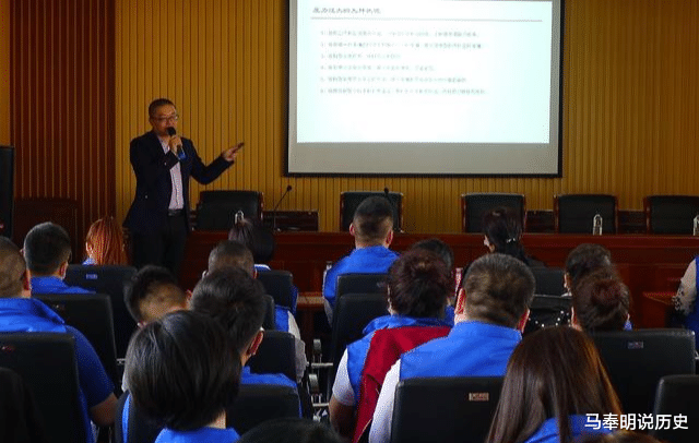 本科生|人大教授:不喜欢给研究生上课,跟本科生相比,他们差距很大