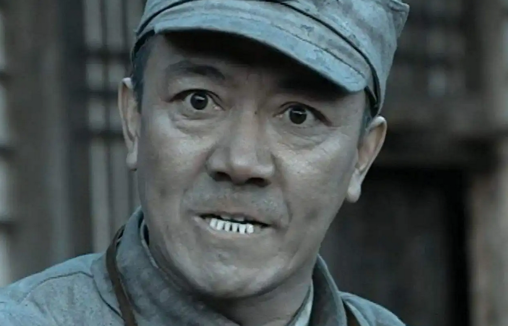 电影|阿凡达2预售票房7000万，国产电影哑火，吴京成龙为何不敢亮剑？