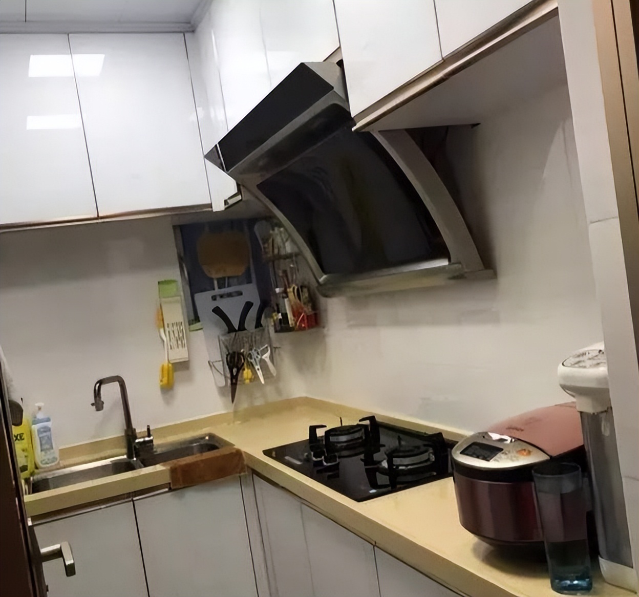 头一次见香港38㎡,蜗居一家3口,室内很温馨,忍不住晒晒