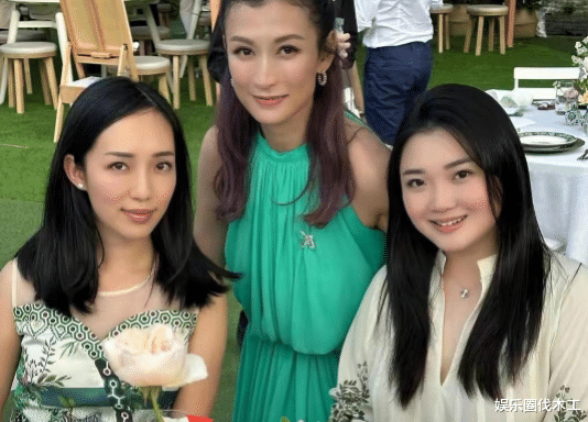 郭晶晶|郭晶晶素颜现身名媛派对!穿旧衣戴头绳气质佳,强大朋友圈曝光