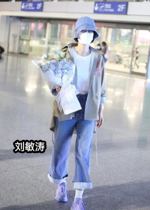 赵丽颖|女明星机场私服大PK!赵丽颖逐渐“幂化”,吴宣仪进步很明显