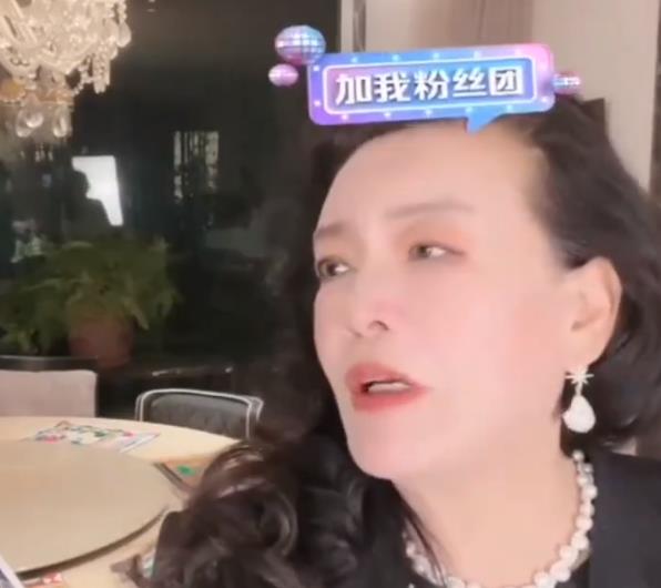 汪小菲|张颖颖回应直播事件，首次确认和汪小菲关系，恋情已获张兰认可？