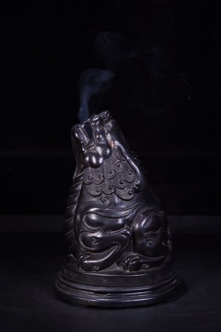 紫檀|旧藏：老紫檀木雕“朝天吼”香薰。