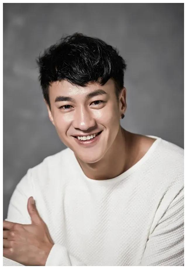 明星|身材和脸“不配”的明星，有人长得丑身材好，有人身材差长得美