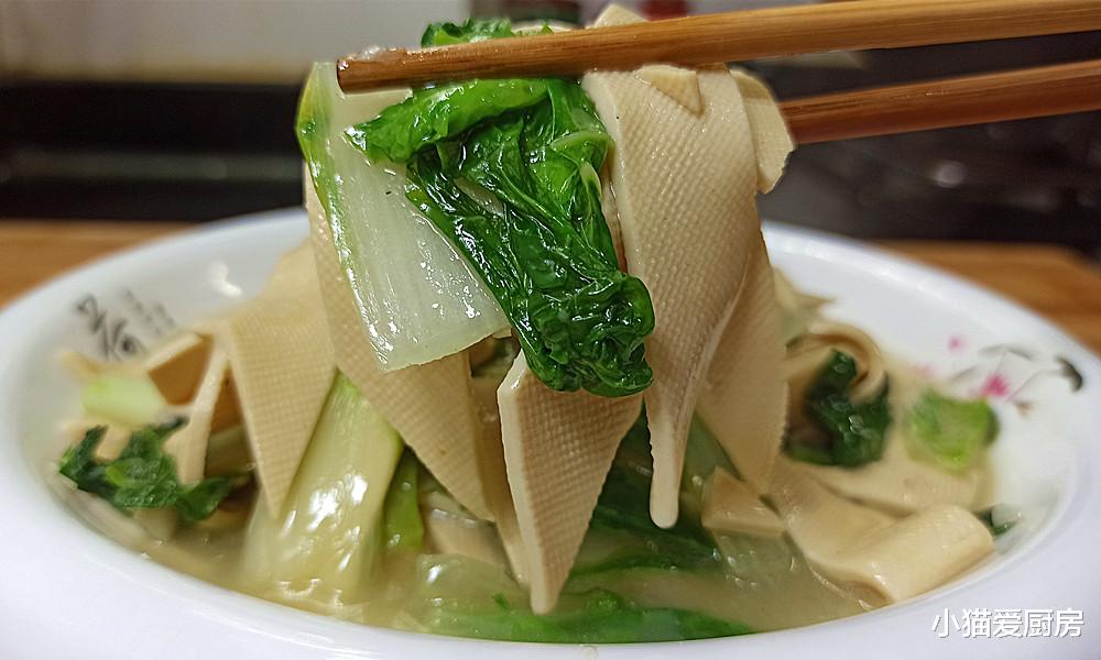 小白菜和干豆腐这样做，清香味美，大鱼大肉吃腻了来一盘特爽口