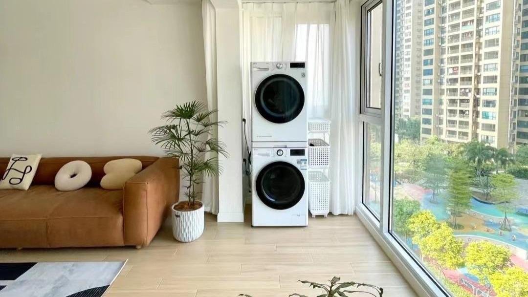 客厅与阳台打通的好，还是安装推拉门好？来听听过来人的经验