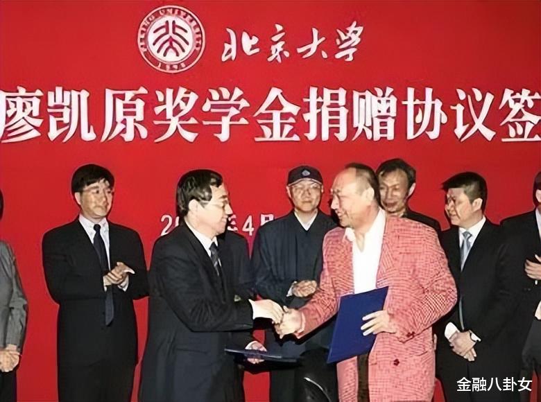 周鸿祎|敢命令马斯克的华人大佬，靠吃“软饭”身家百亿