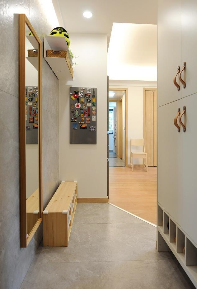 下沉3公分做落尘区,这种小户型玄关设计很流行,家里干净又舒适