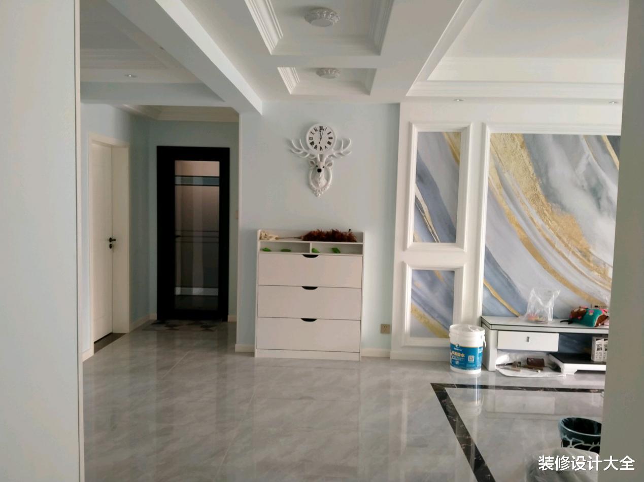 败家媳妇花20万装90㎡两居,老妈评价:头重脚轻,造型太浮夸!