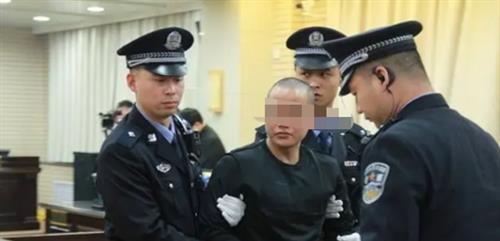 1996年,13岁儿子目睹母亲被杀,参军强身,22年后毙杀仇家3人