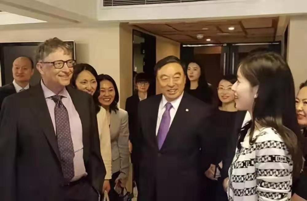 章泽天|章泽天：长得漂亮又怎么样，老公不是照样出轨了