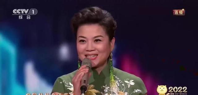 春晚|盘点虎年春晚八对组合，邓超组活力四射，赵丽颖朱一龙组又美又靓