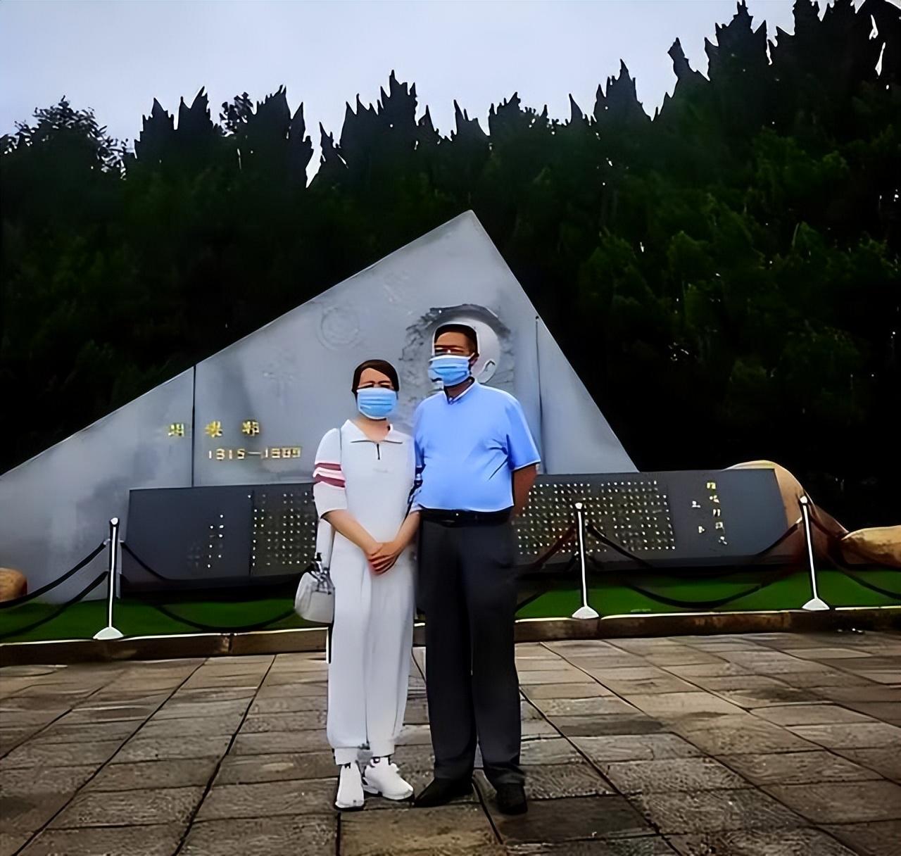 许敏|日久见真情!许敏闺蜜小七晒自拍近照,自称会永远地祝福许妈