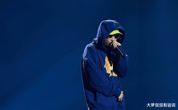 退休|?嘻哈歌手热狗“导师变选手”遭后辈宣战，撂话：输了就退休！