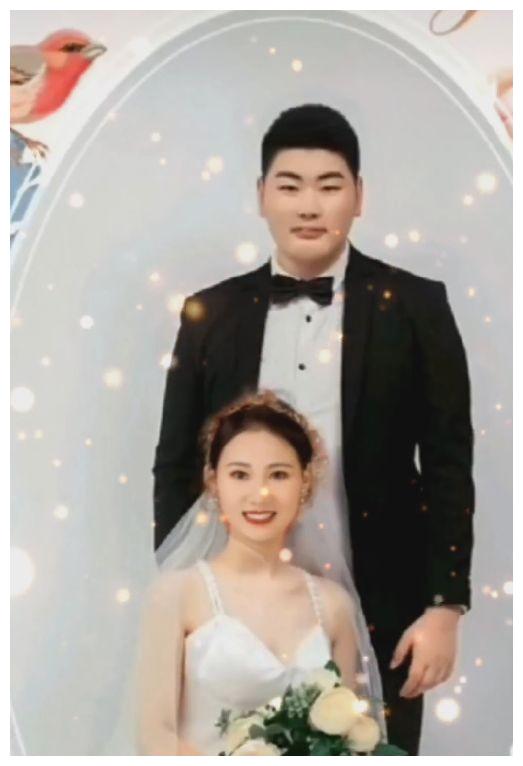 朱单伟|陈萌晒与朱单伟订婚照，前妻陈亚男发文内涵：我也是明媒正娶