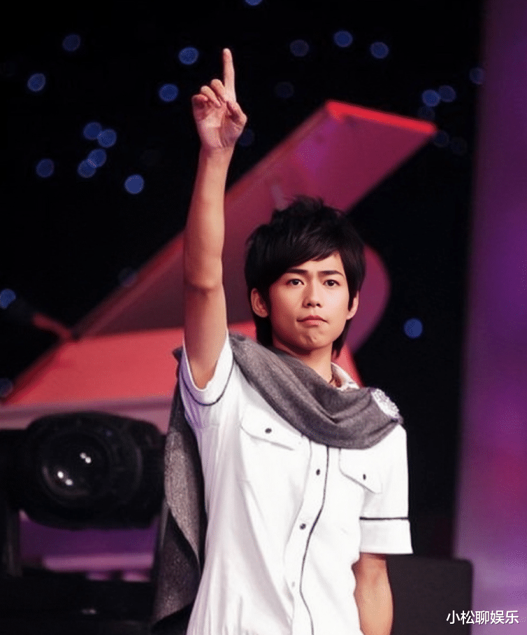 苏醒|苏醒回应粉丝留言,自己哪里比坤坤差,网友:一个坤一个醒