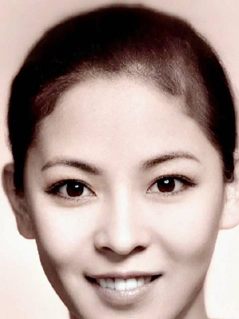 向太|向太晒年轻时照片，网友感叹她颜值不输明星，和郭碧婷才是亲母女！