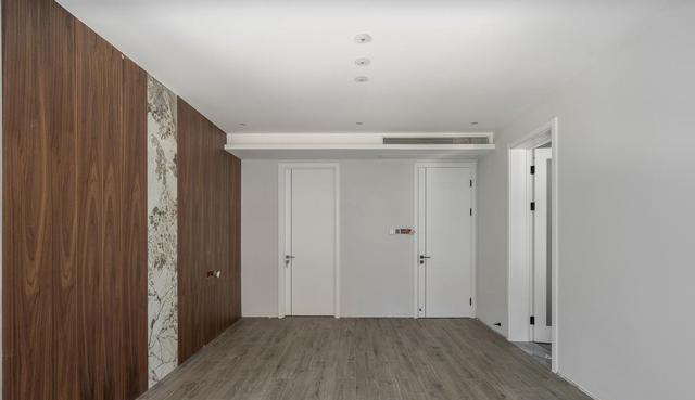 255三层底复式硬装现场,地下室封成阳光房,平层价格装出别墅范