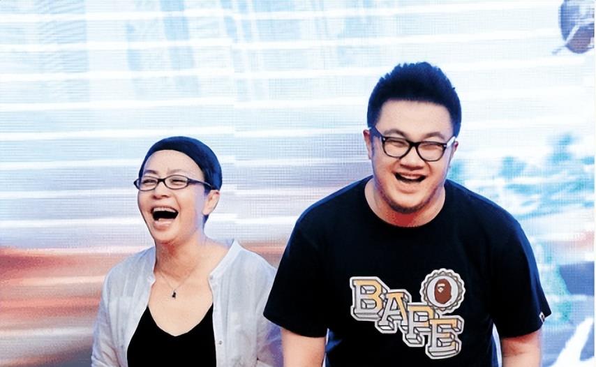 宋丹丹|宋丹丹儿媳王博谷,比儿子大7岁还吸烟,连生两子才获婆婆认可