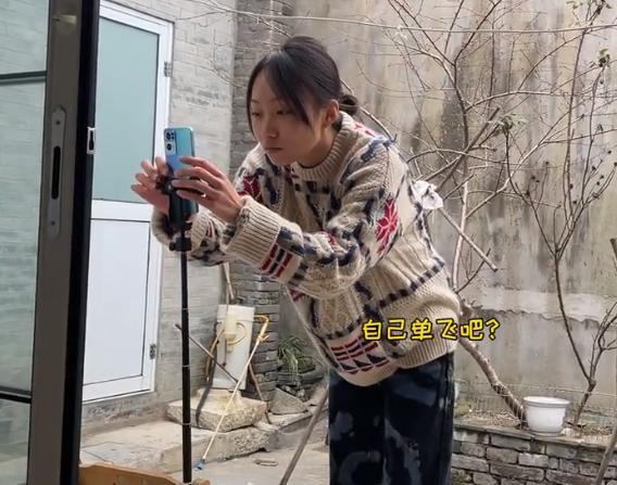 邵雨轩|粉丝4398W点赞超7亿的邵雨轩，不直播不卖货，节俭到穿开胶的鞋