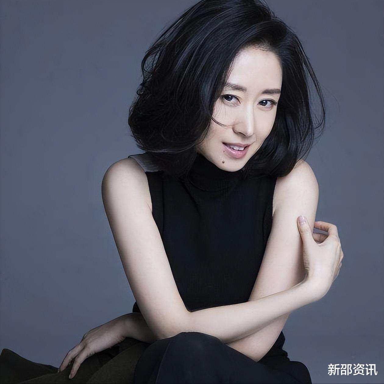 汪小菲|刘敏涛离婚八年被拍到新恋情,择偶条件显卑微:对她跟女儿好即可