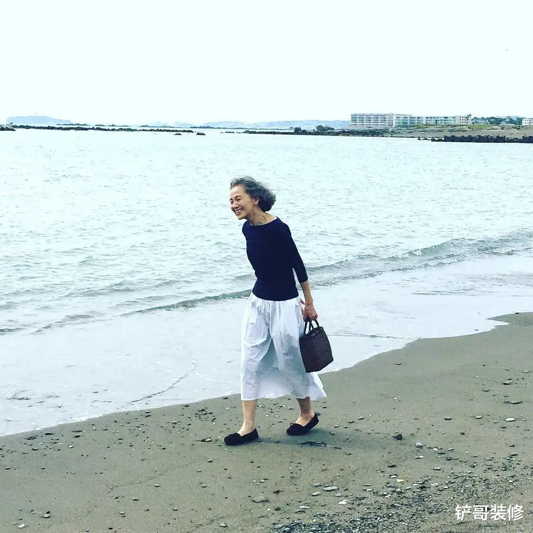 73岁“逆龄”奶奶，家里47年如一日的精致，看完我不担心变老了