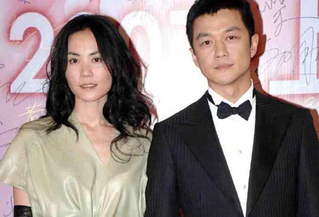 苏醒|过气的明星好卑微：吴莫愁去县城卖唱，苏醒在线求工作，李炜消失