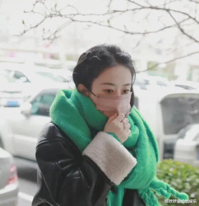 我是歌手|赵丽颖参加春晚大联排，不经意间的一个动作，引发了网友们的猜想