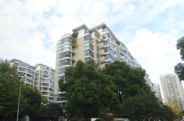 南京|50岁孟非住南京水浸区！住了17年房价翻倍舍不得搬，一下雨就内涝