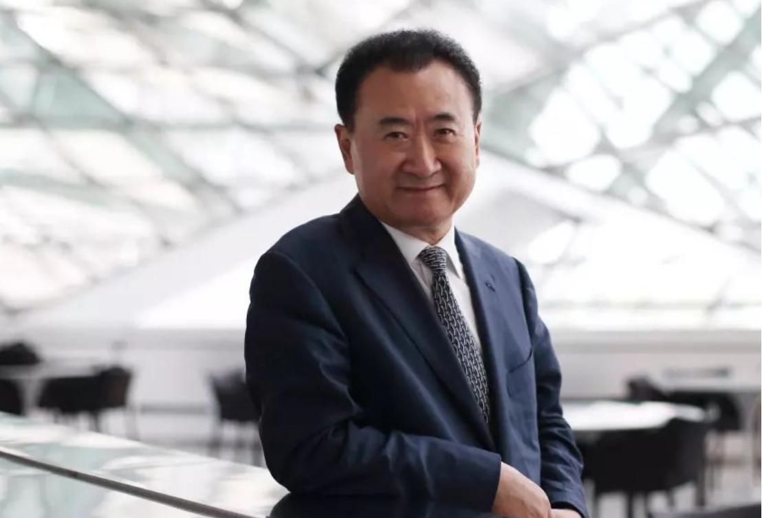 王健林坐拥千亿,还有400多座商场在收租,回到家却也会害怕儿子